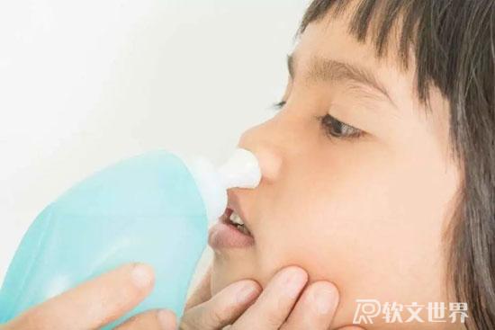 專家提醒鹽水洗鼻子或可預防新冠，是真是假？
